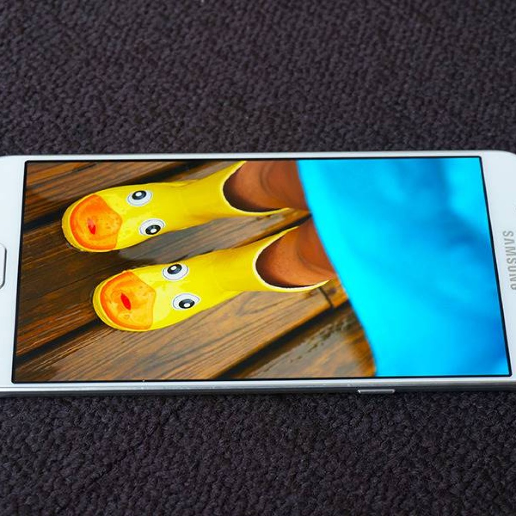 Ini Dia Penampakan Dari Dekat Samsung Galaxy A8 (SM-A800S) !