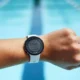Cara Menggunakan Fitur Swim Metrics di Smartwatch Garmin